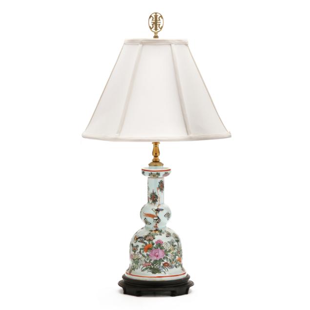 a-chinese-porcelain-bell-shaped-lamp