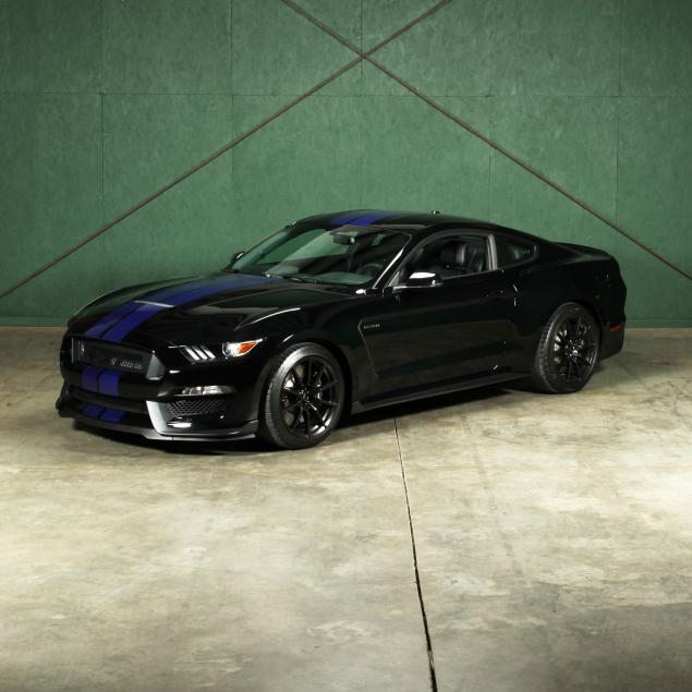 one-owner-3300-mile-2016-ford-mustang-shelby-gt350