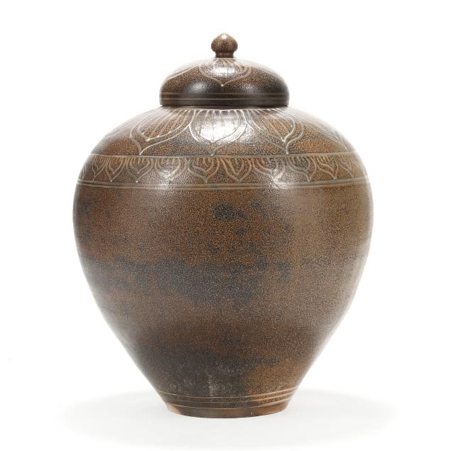 daniel-johnston-seagrove-nc-large-covered-floor-urn