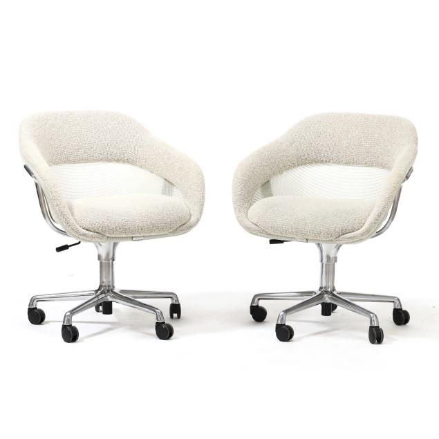 pair-of-steelcase-i-sw-1-i-conference-chairs