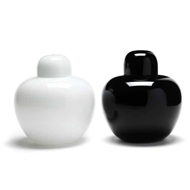 tomaso-buzzi-italian-1900-1981-black-and-white-glass-ginger-jars