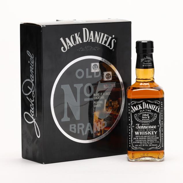 jack-daniels-bottle-playing-cards-dice-gift-set