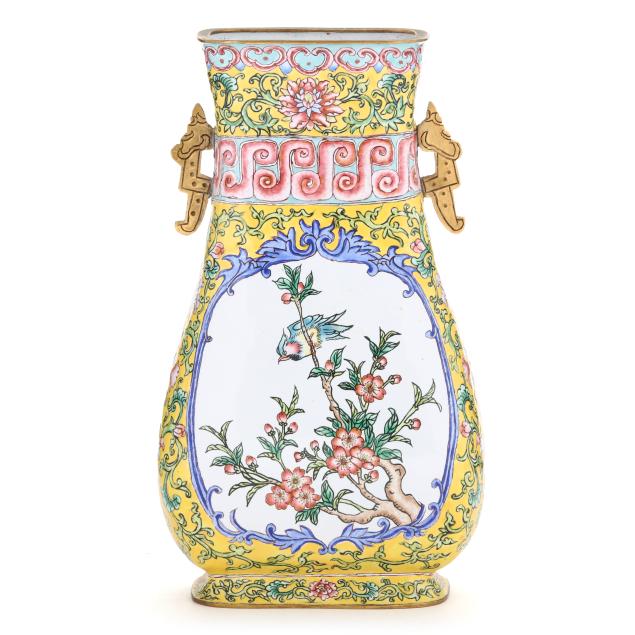 a-chinese-cantonese-enamel-vase