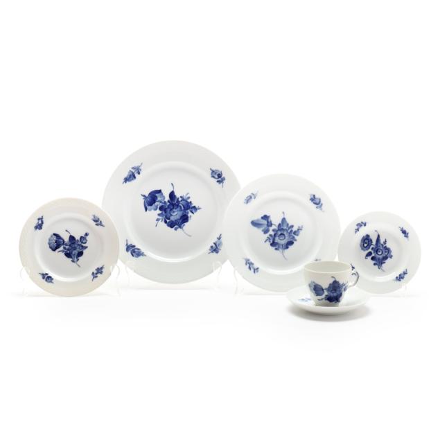 royal-copenhagen-i-blue-flowers-i-tableware-73-pieces